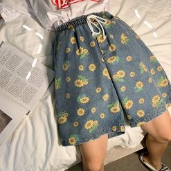 Boogzel Apparel Sunflowers Denim Shorts COTTAGECORE / ARTSY 15 Boogzel Apparel Sunflowers Denim Shorts COTTAGECORE / ARTSY