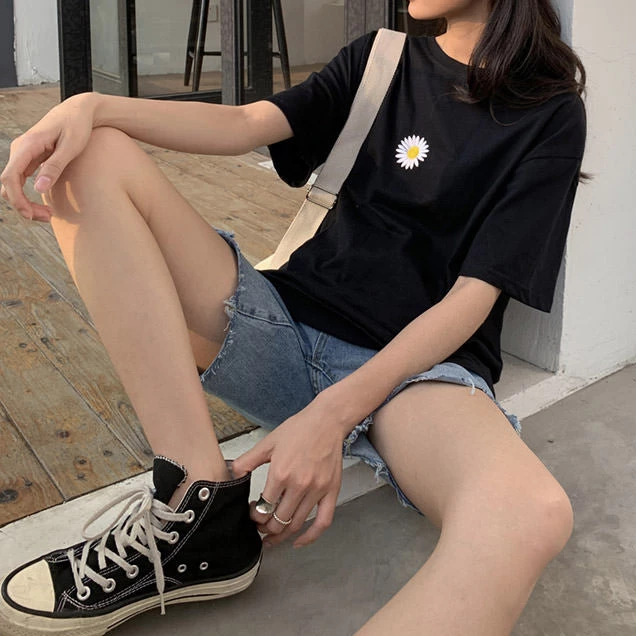 Boogzel Apparel Daisy T-Shirt 5 Boogzel Apparel Daisy T-Shirt