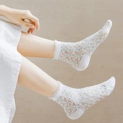 Boogzel Apparel Daisy Frilly Socks