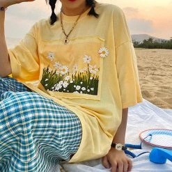 Boogzel Apparel Daisy Fields T-Shirt COTTAGECORE / ARTSY