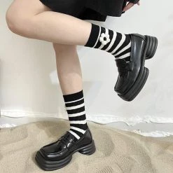 Boogzel Apparel Grunge Aesthetic Flower Socks