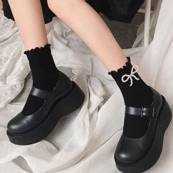 Boogzel Apparel Pearl Bow Socks