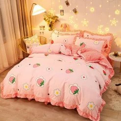 Boogzel Apparel Strawberry Aesthetic Bedding Set 🍓 AESTHETIC BEDROOM